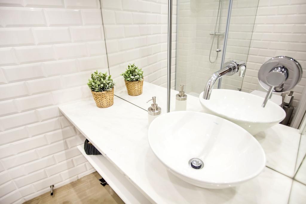 Lovelystay - Alfama Charming Experience! Lisbon Bagian luar foto